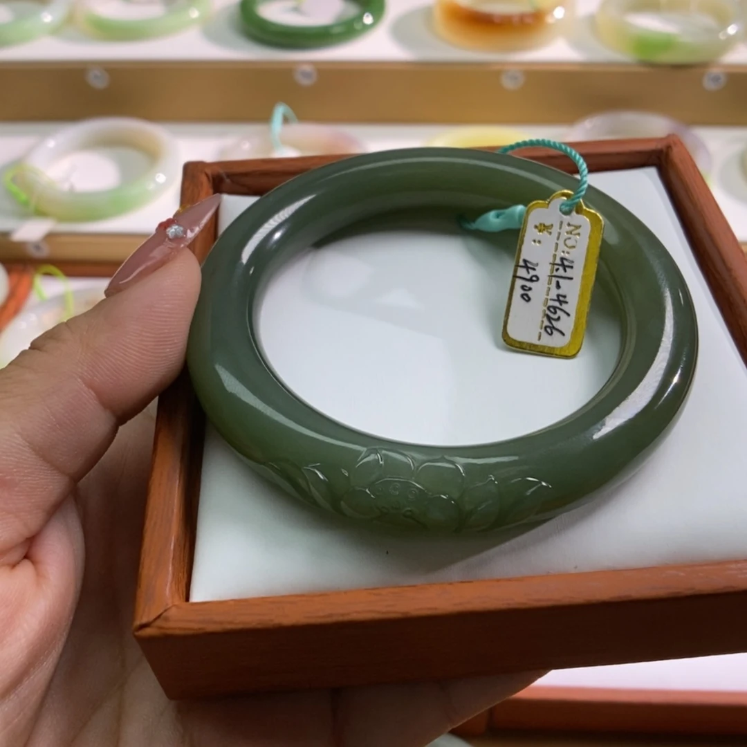 【闪购商品】和田玉手镯未镶嵌冰湖水绿 雕花手镯