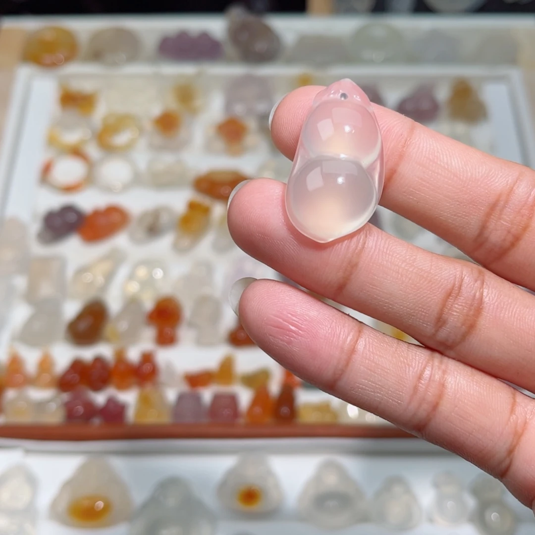 玛瑙/玉髓颈饰合金