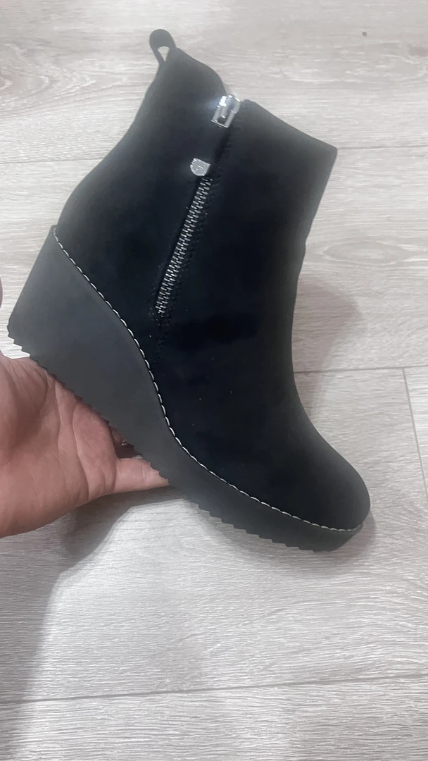 坡跟女秋冬坡跟欧美风短靴粗跟百搭女士时尚舒适加绒平底女靴尖头