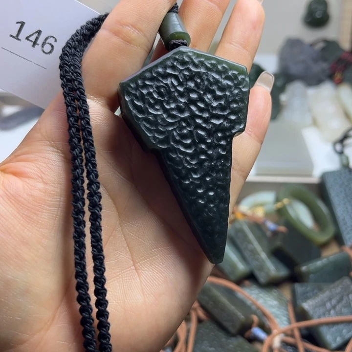 和田玉（糖玉）未镶嵌颈饰