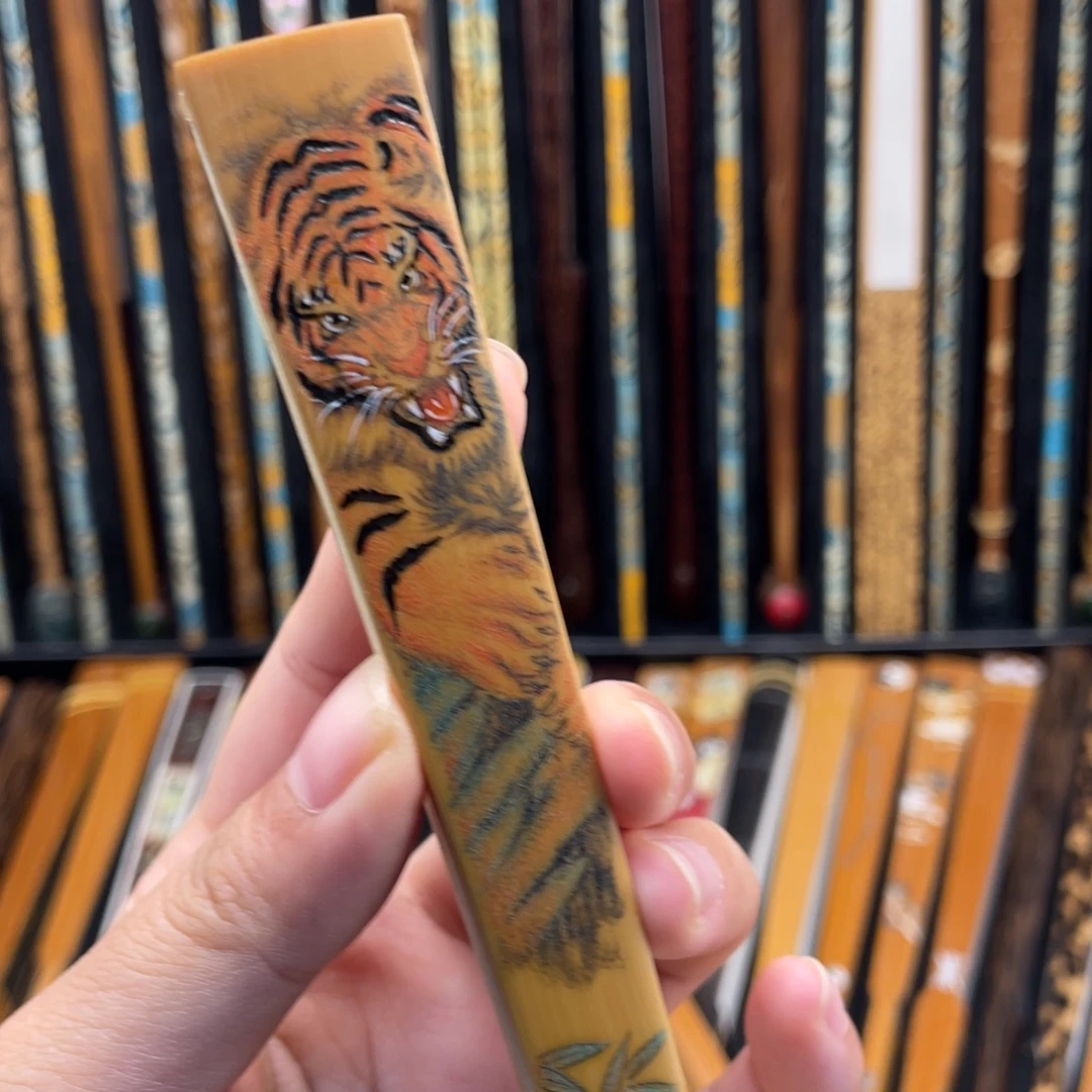 扇子老虎针刻纯手工折扇