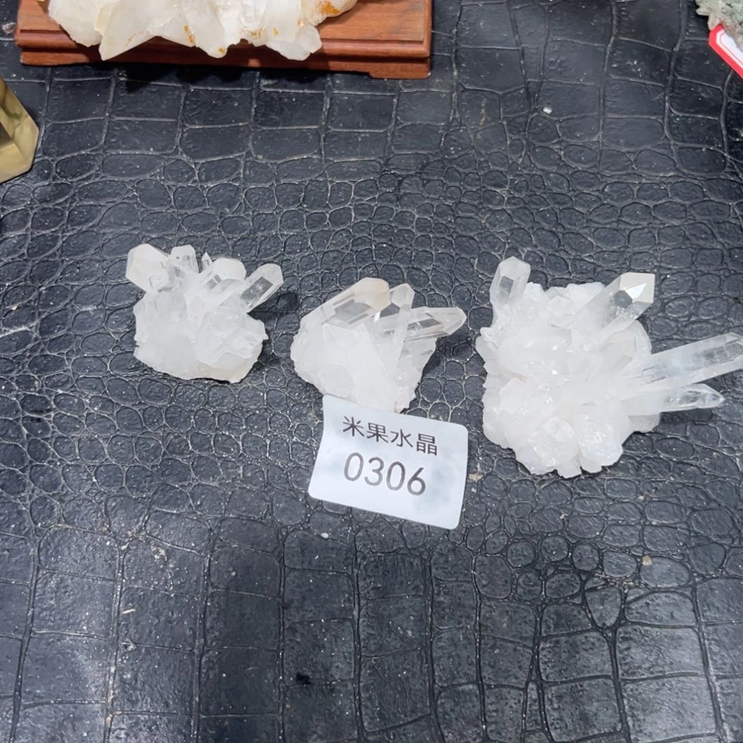 W***晶未镶嵌珠宝半成品水晶