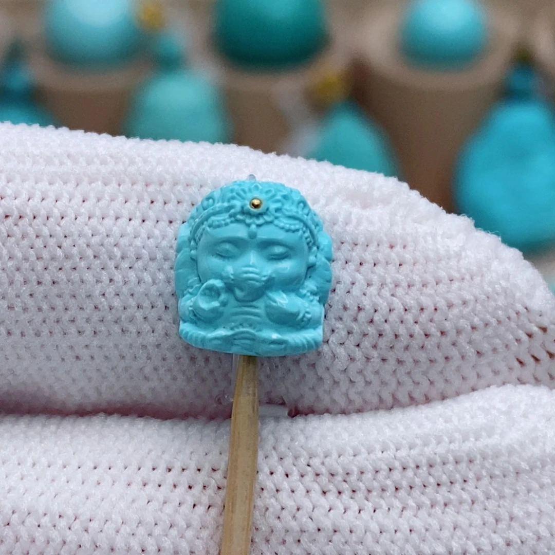 绿松石未镶嵌珠宝奇石