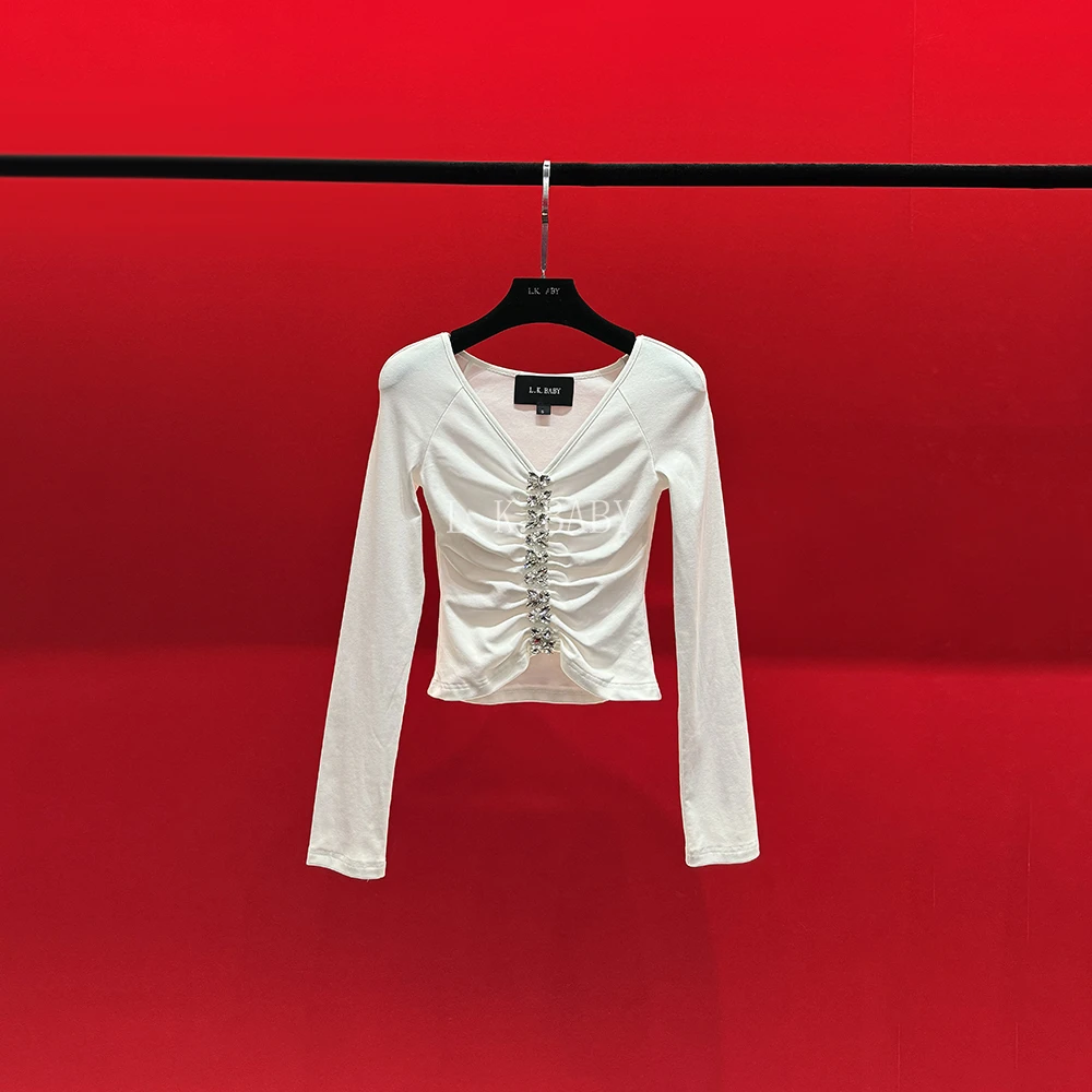 【L.K.BABY】甜言蜜语 时髦纯欲深V别致褶皱钻饰减龄长袖T恤