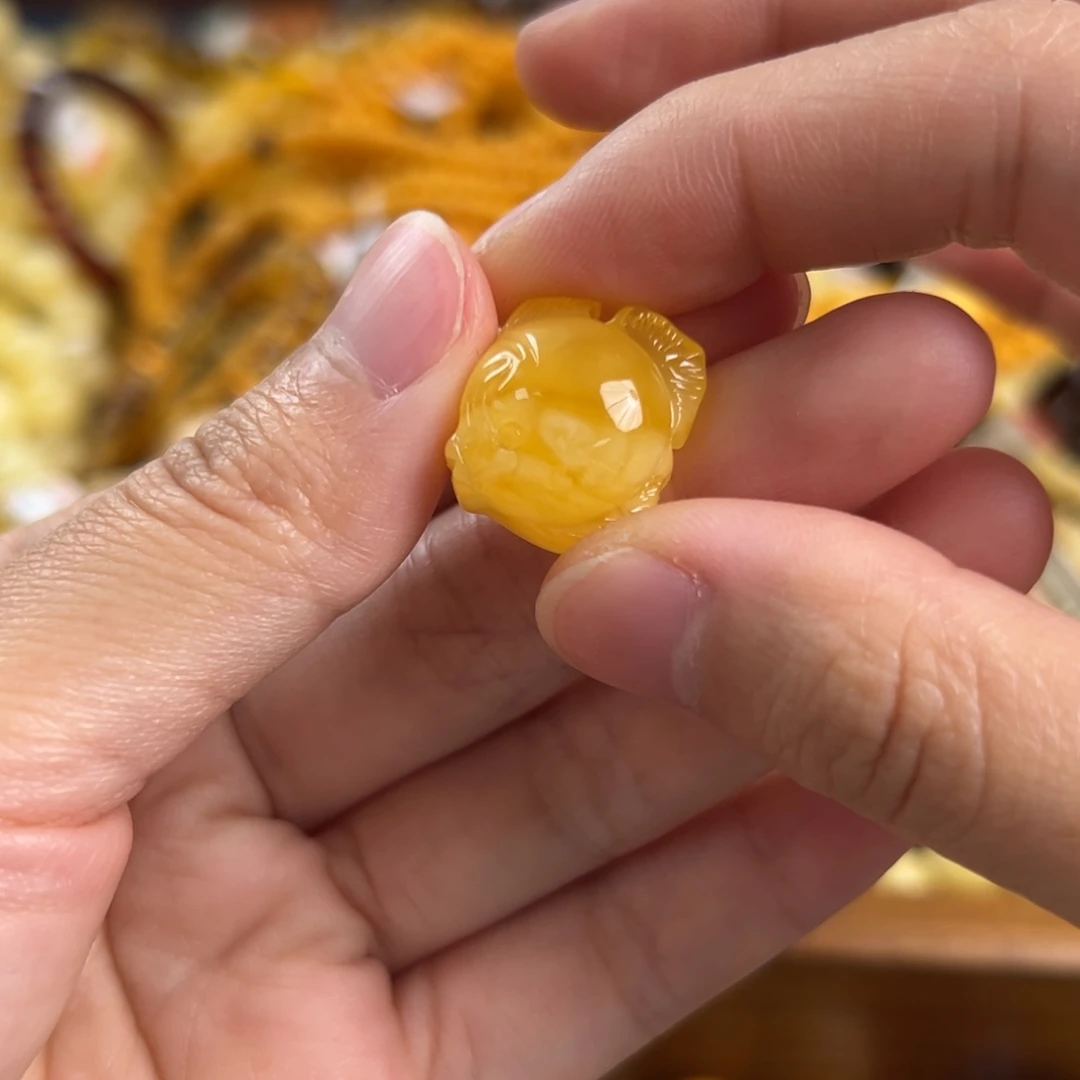 琥珀未镶嵌珠宝奇石