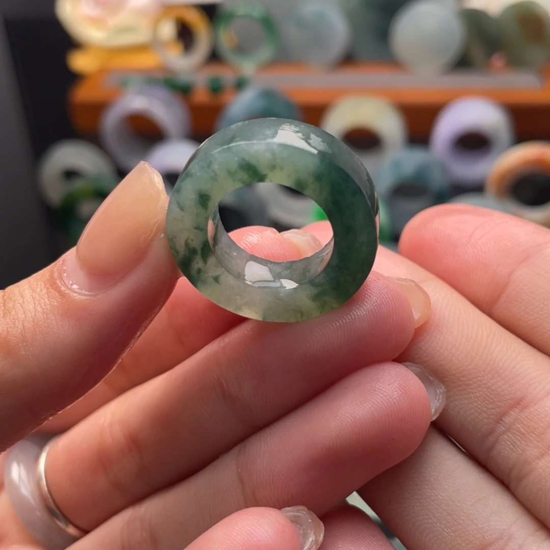 定制翡翠未镶嵌戒指