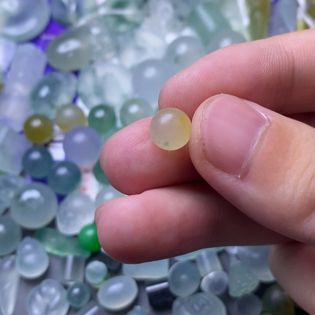 定制翡翠未镶嵌山*珠子