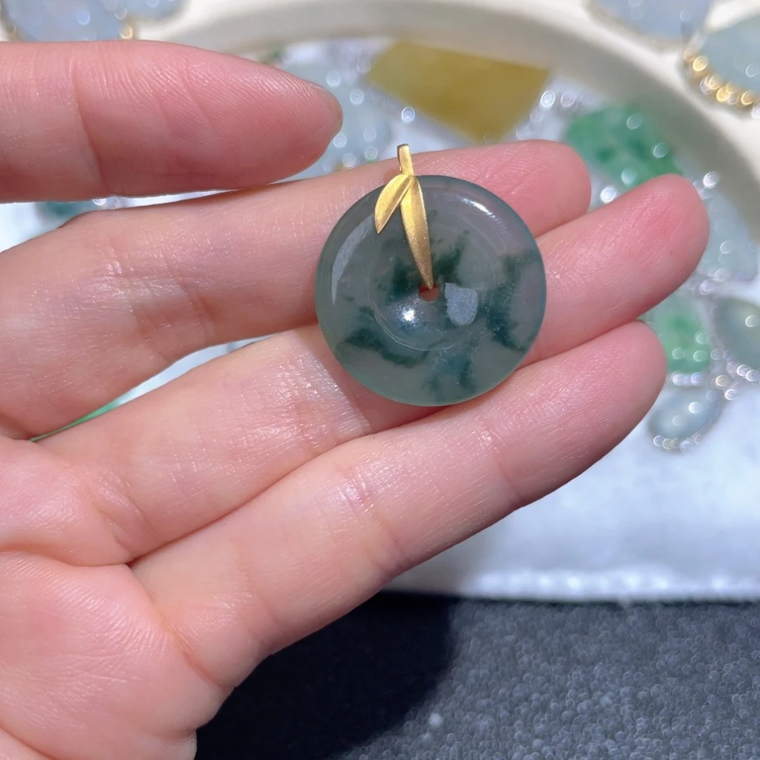 翡翠颈饰18K金镶嵌翡翠