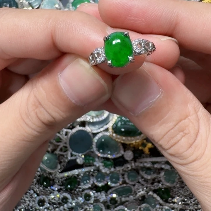 翡翠未镶嵌颈饰天然A货翡翠放漏