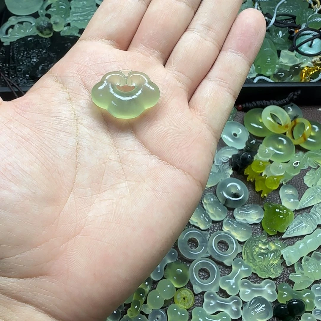 困***.蛇纹石玉合金颈饰