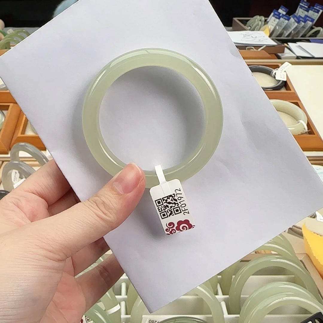 和田玉未镶嵌手镯51毕业浅晴水