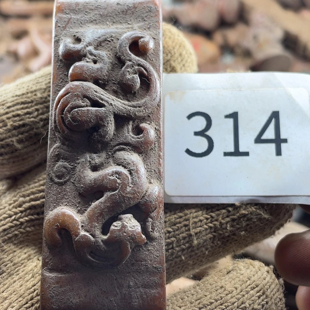 和田玉（糖玉）未镶嵌挂件