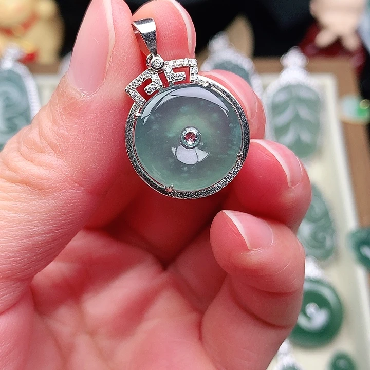 颈饰银S925镶嵌翡翠吊坠