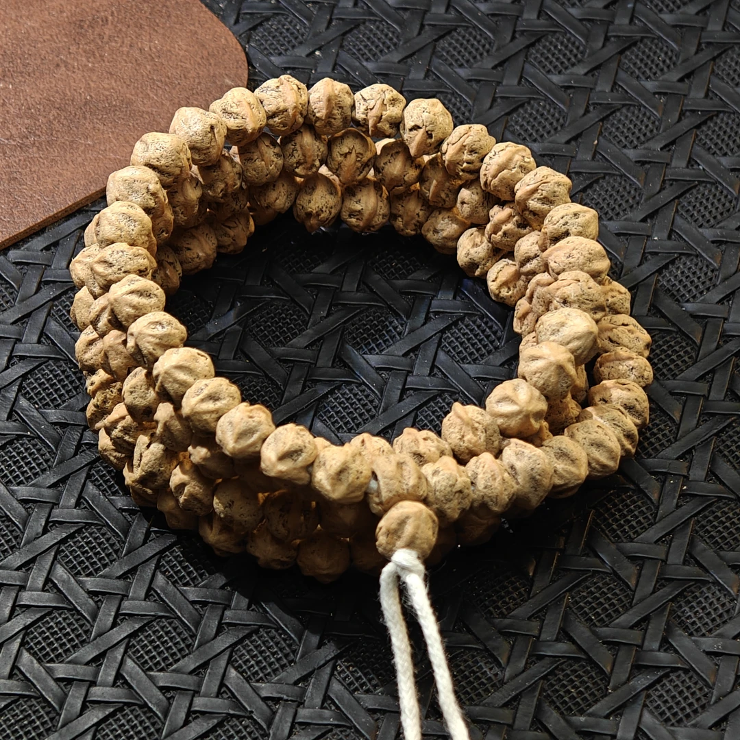 骨系列:天仙级"卍"，热振百香籽，白牙粉油皮，克罗心尾花，原桩横打