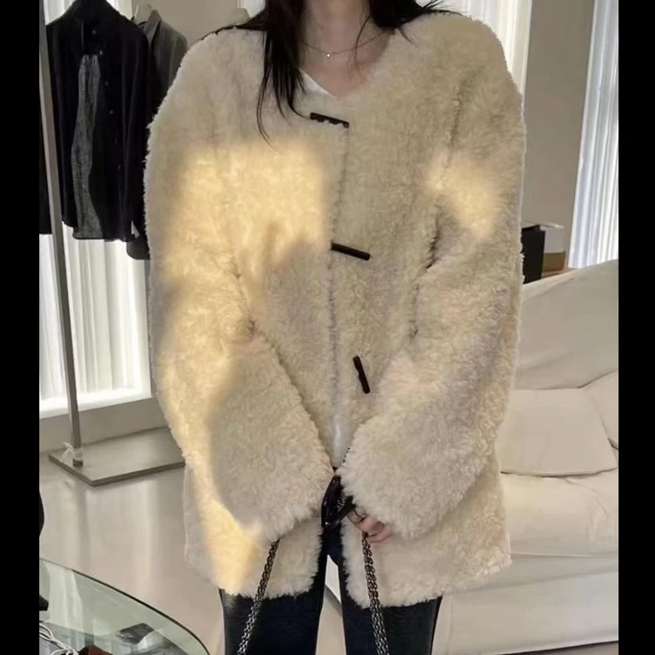 欧洲站2024冬季新款欧货圆领长袖设计感纽扣颗粒毛一体外套