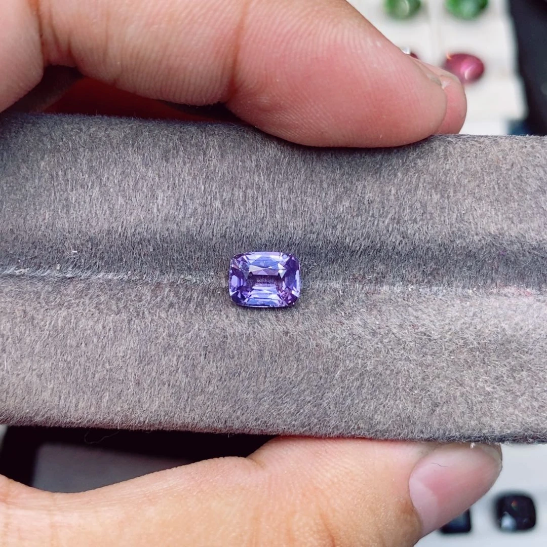 蓝宝石裸石未镶嵌薰衣草蓝宝石1.71克拉