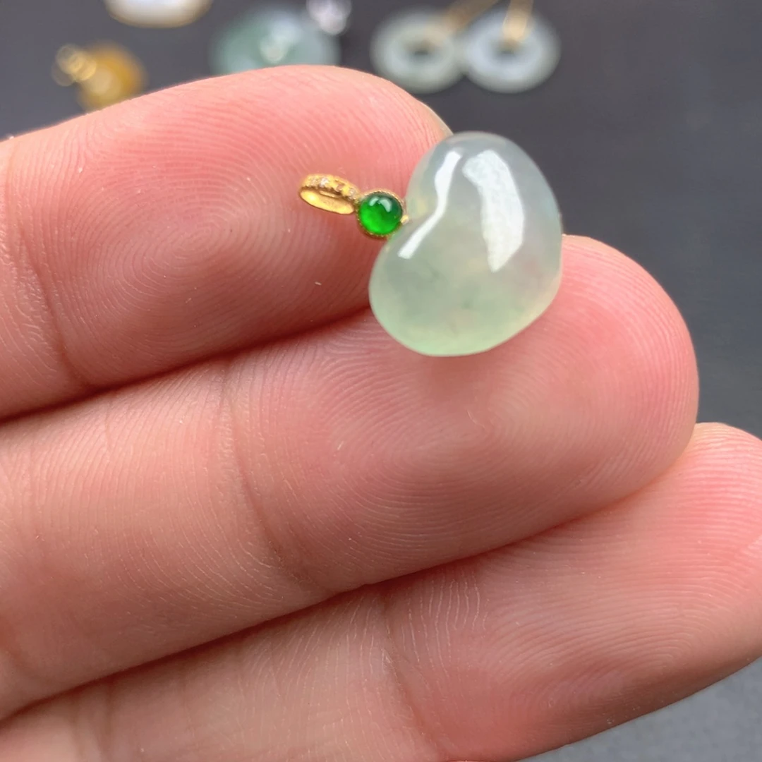 【闪购商品】颈饰18K金镶嵌翡翠翡翠