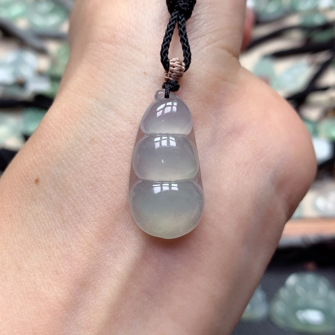 翡翠未镶嵌颈饰福豆吊坠