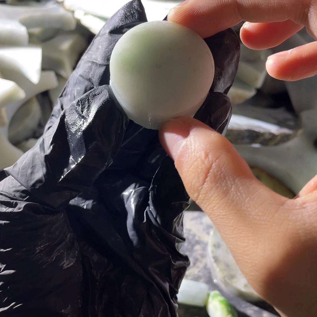 翡翠挂件未镶嵌定制翡翠毛料片料