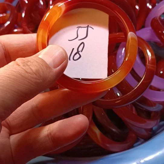 玛瑙/玉髓手镯未镶嵌