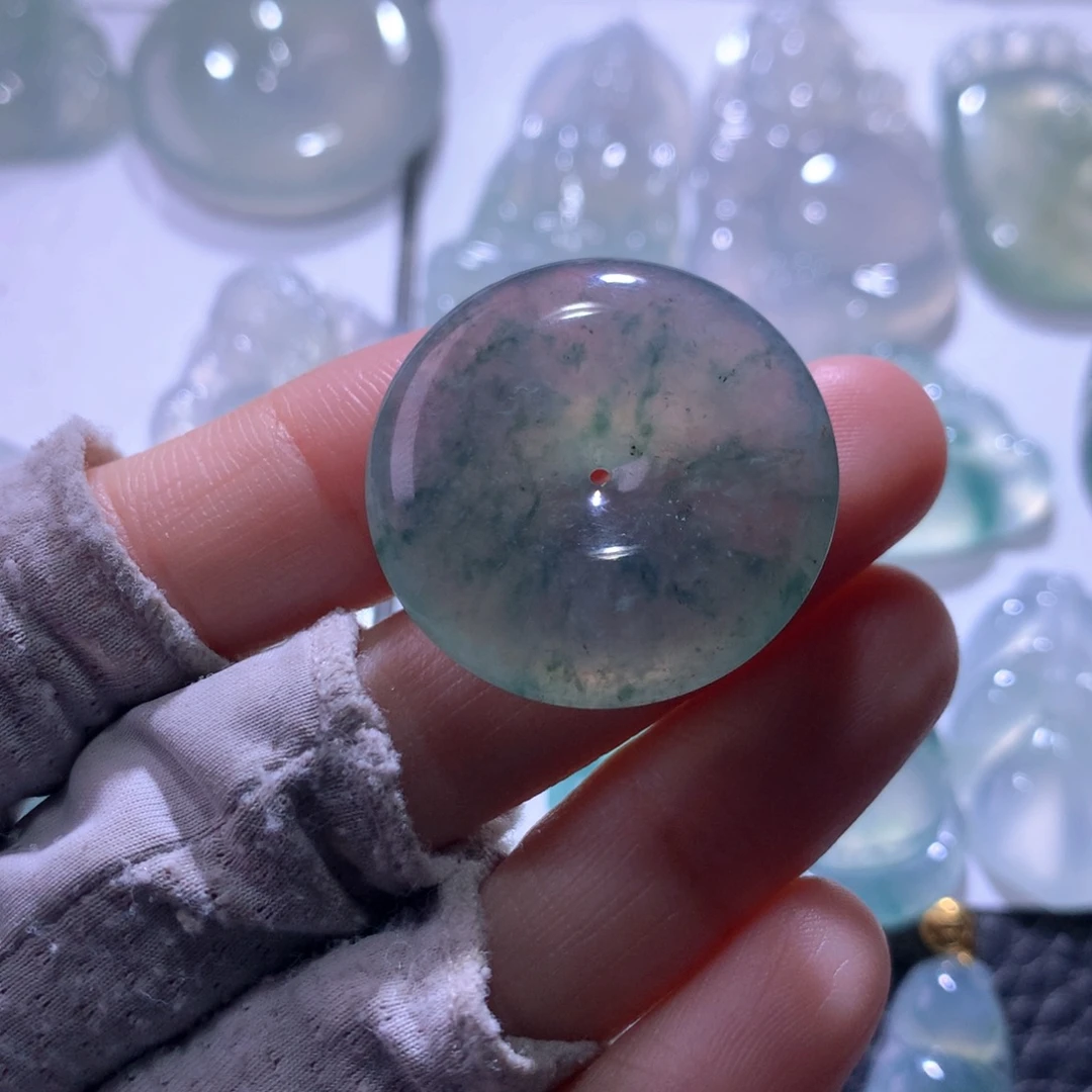 翡翠未镶嵌颈饰扣