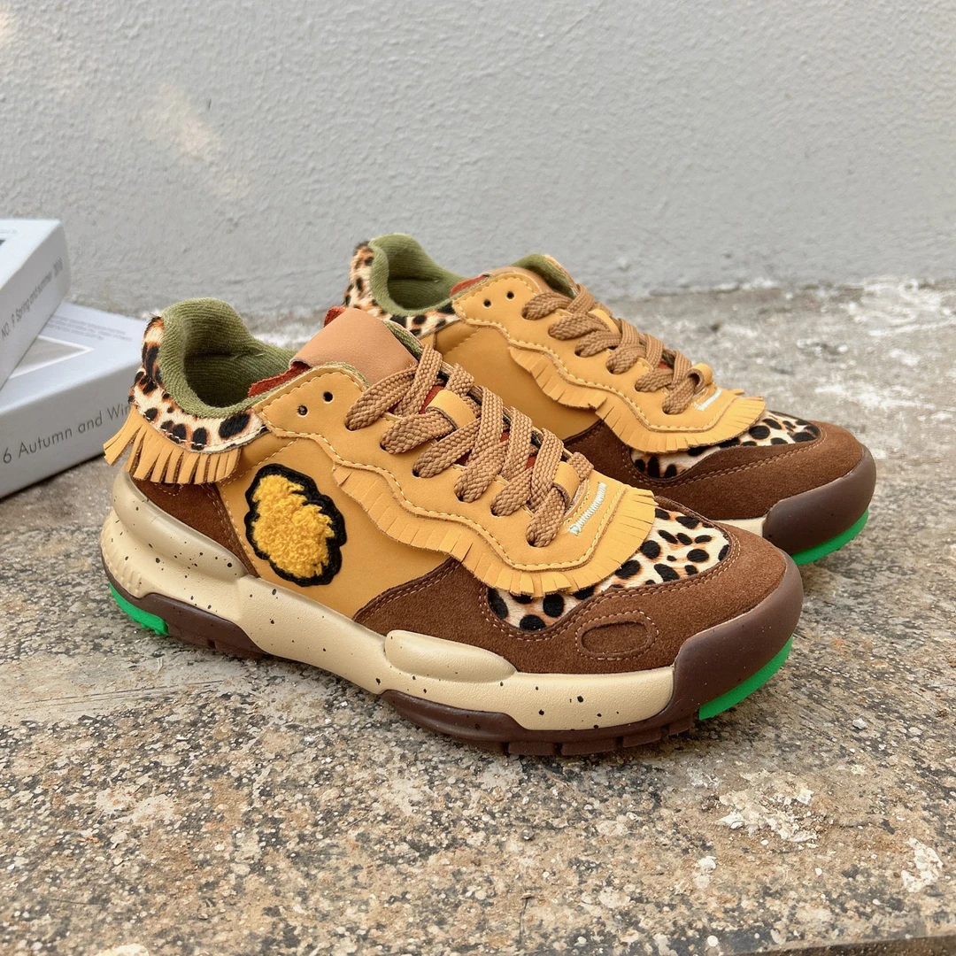 2025年流行老爹鞋女厚底增高火星联名款豹纹流苏板鞋小众复古休闲