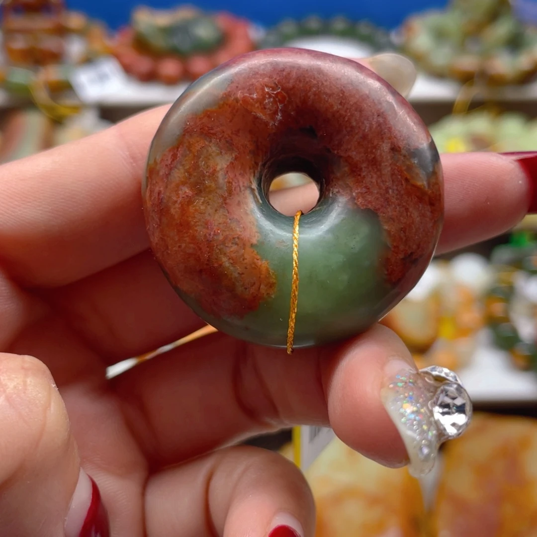 透闪石质玉未镶嵌把件