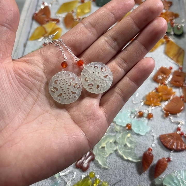 蛇纹石玉合金耳饰