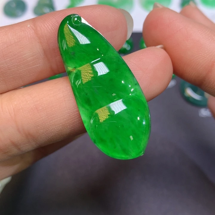 翡翠挂件未镶嵌福豆