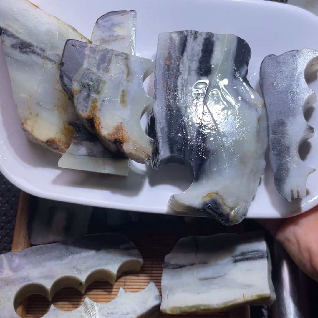 未镶嵌和田玉（糖玉）车挂