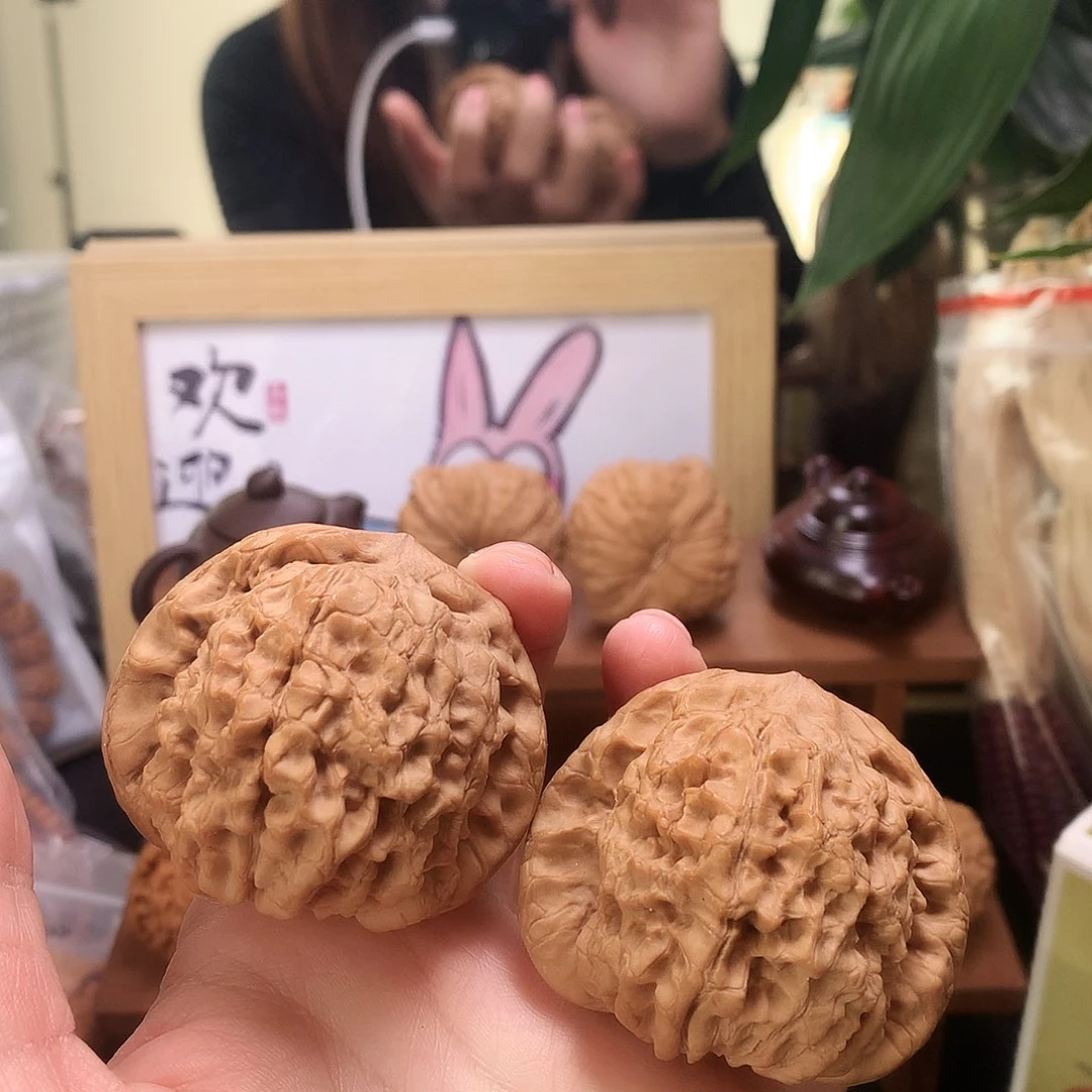 文玩核桃吊坠龙鼎52
