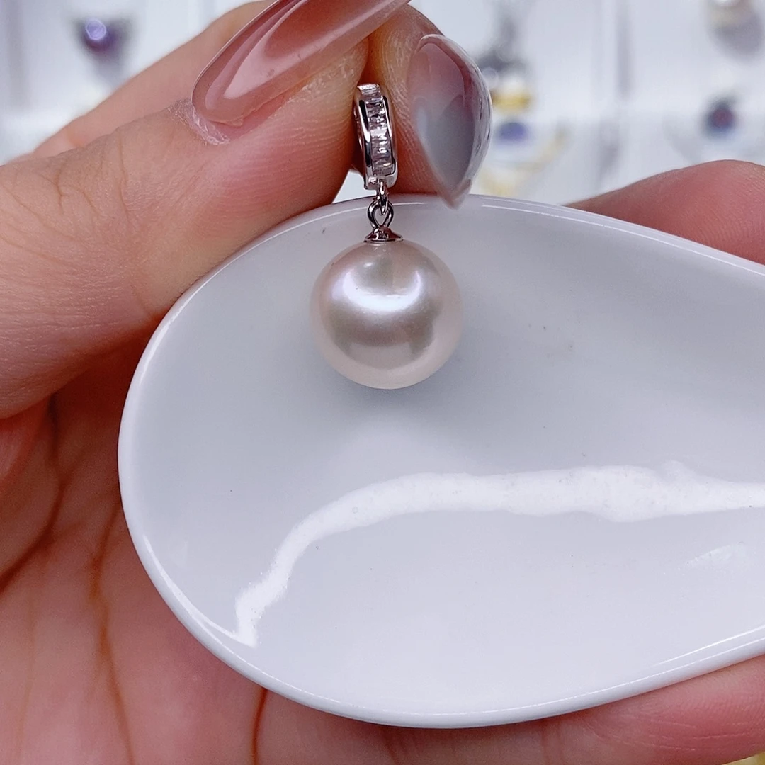 银S925镶嵌淡水珍珠吊坠(赠链)