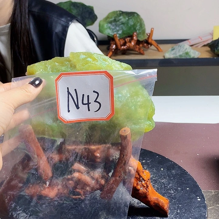 蛇纹石玉未镶嵌手镯蚂*