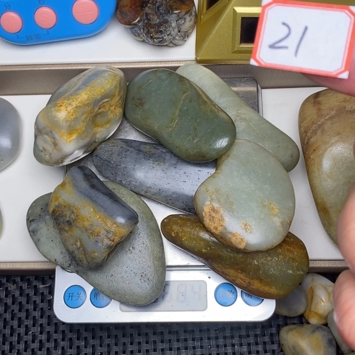 未镶嵌和田玉把件致**和21