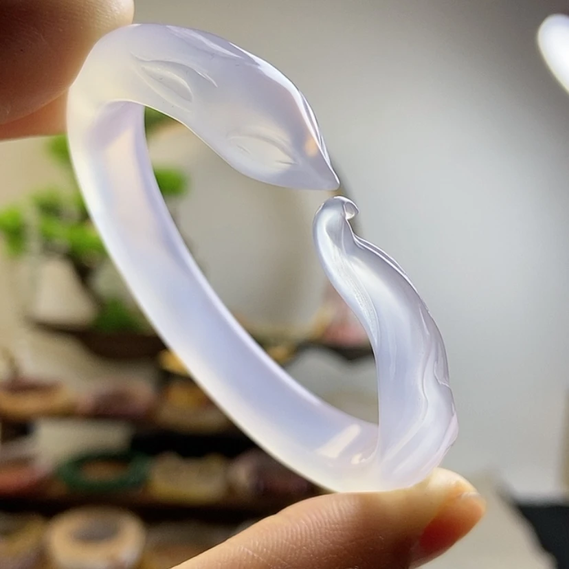 【闪购商品】石英质玉手镯未镶嵌55圈口九尾狐