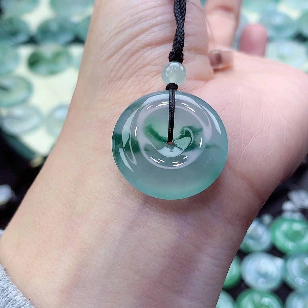 翡翠颈饰未镶嵌吊坠51。尺寸23.1-6.1