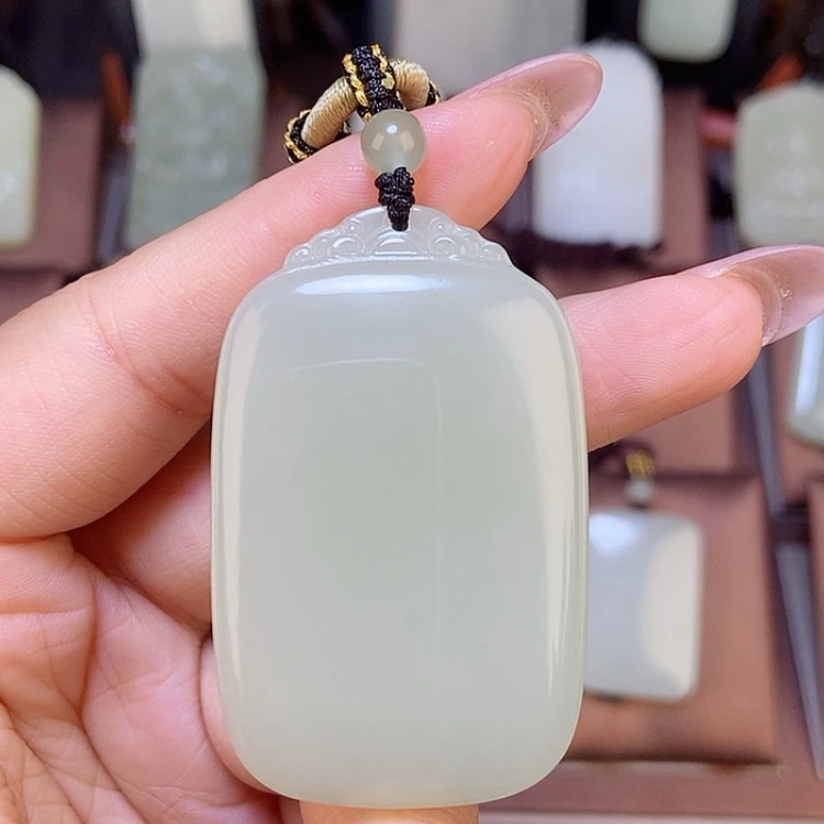 【闪购商品】颈饰未镶嵌和田玉