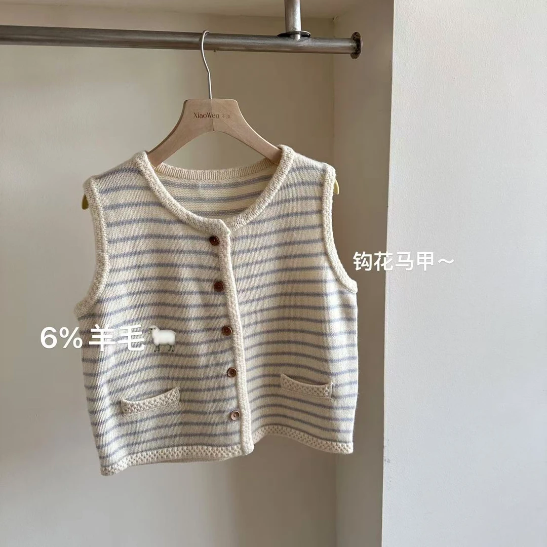 小文姐 W1000-早春法式条纹针织马甲开衫复古背心慵懒无袖坎上衣