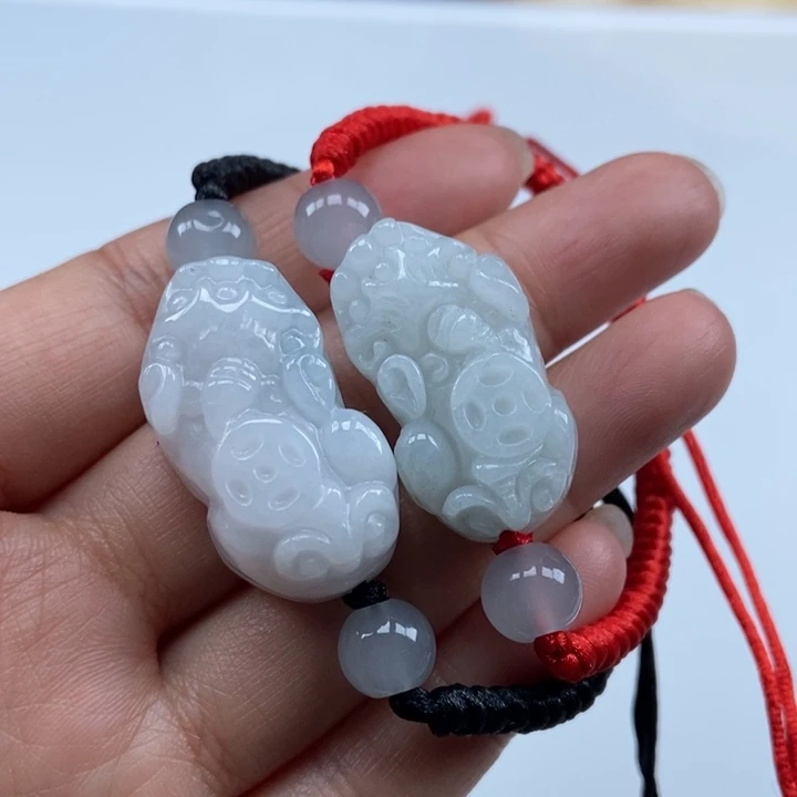 翡翠未镶嵌颈饰如意貔貅