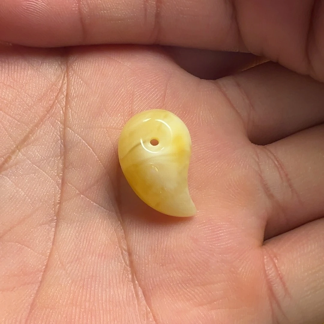 未镶嵌颈饰蜜蜡白花月牙提溜吊坠