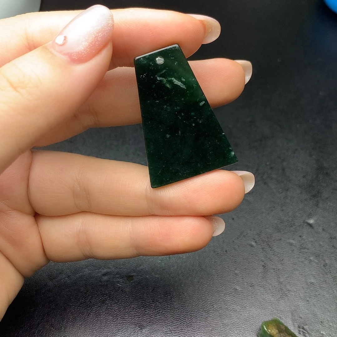 翡翠未镶嵌颈饰翡翠未镶嵌吊坠