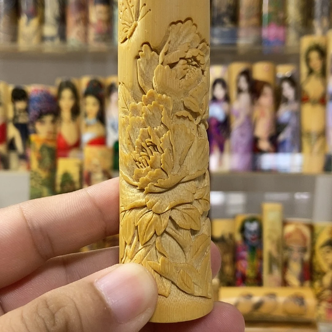 竹爱民老师雕刻蝶恋牡丹