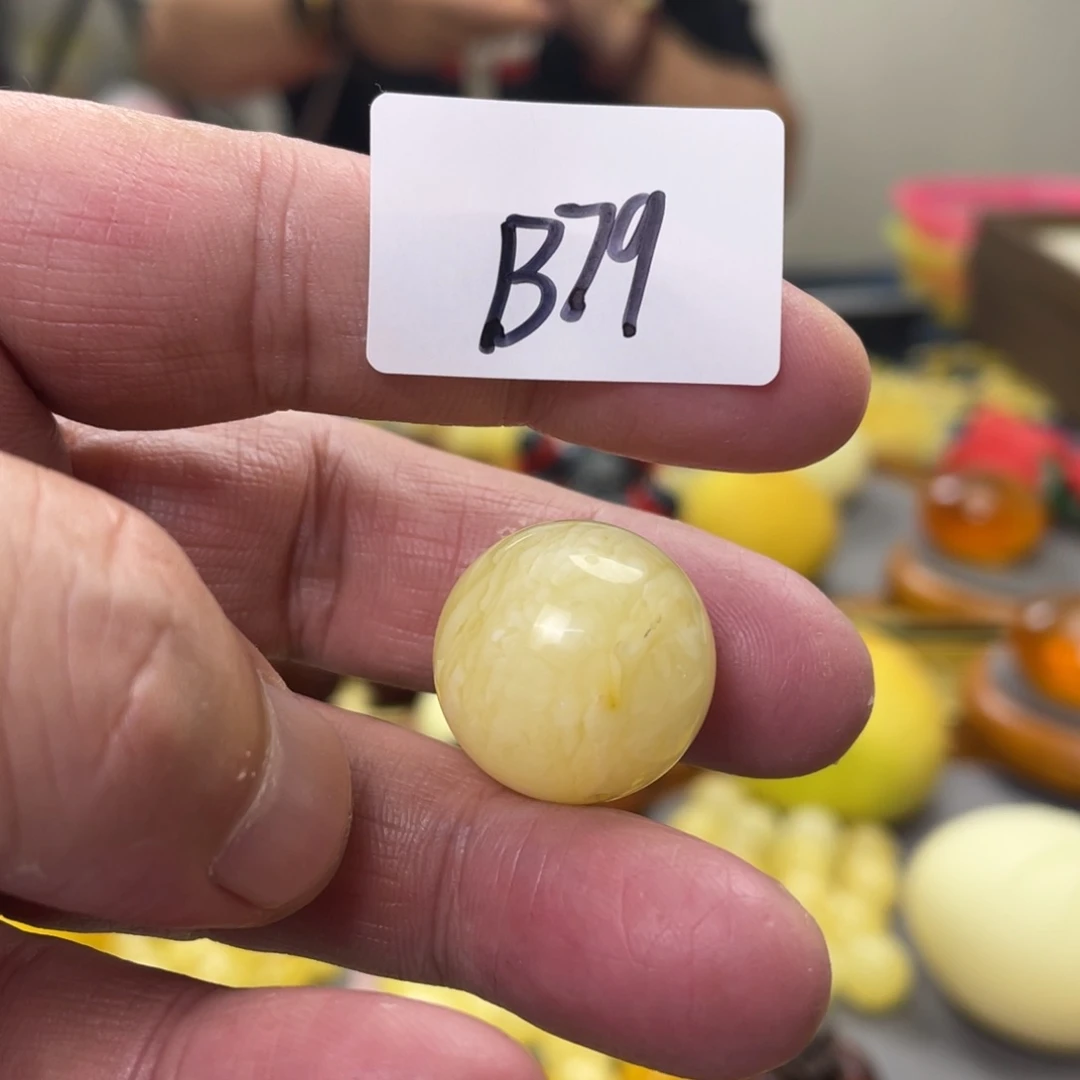 手链琥珀未镶嵌多样性发，发其中一件