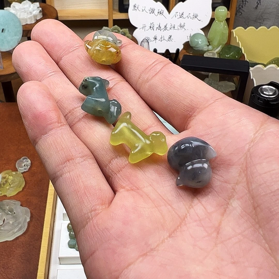 白***蛇纹石玉合金项链