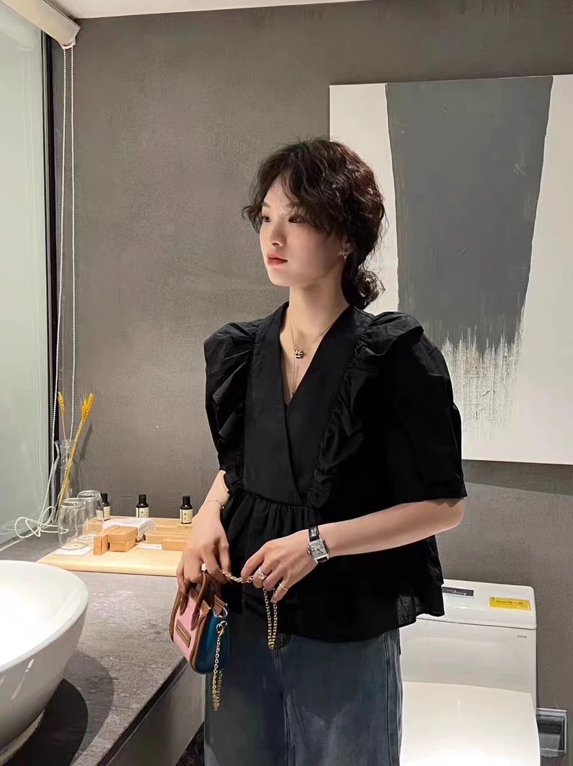 5626#衣长约）温柔甜美纯色V领宽松花边衬衫