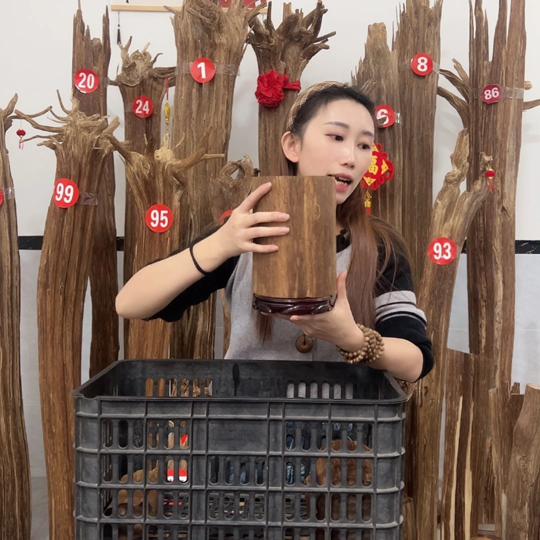 沉香碎屑沉香原材料