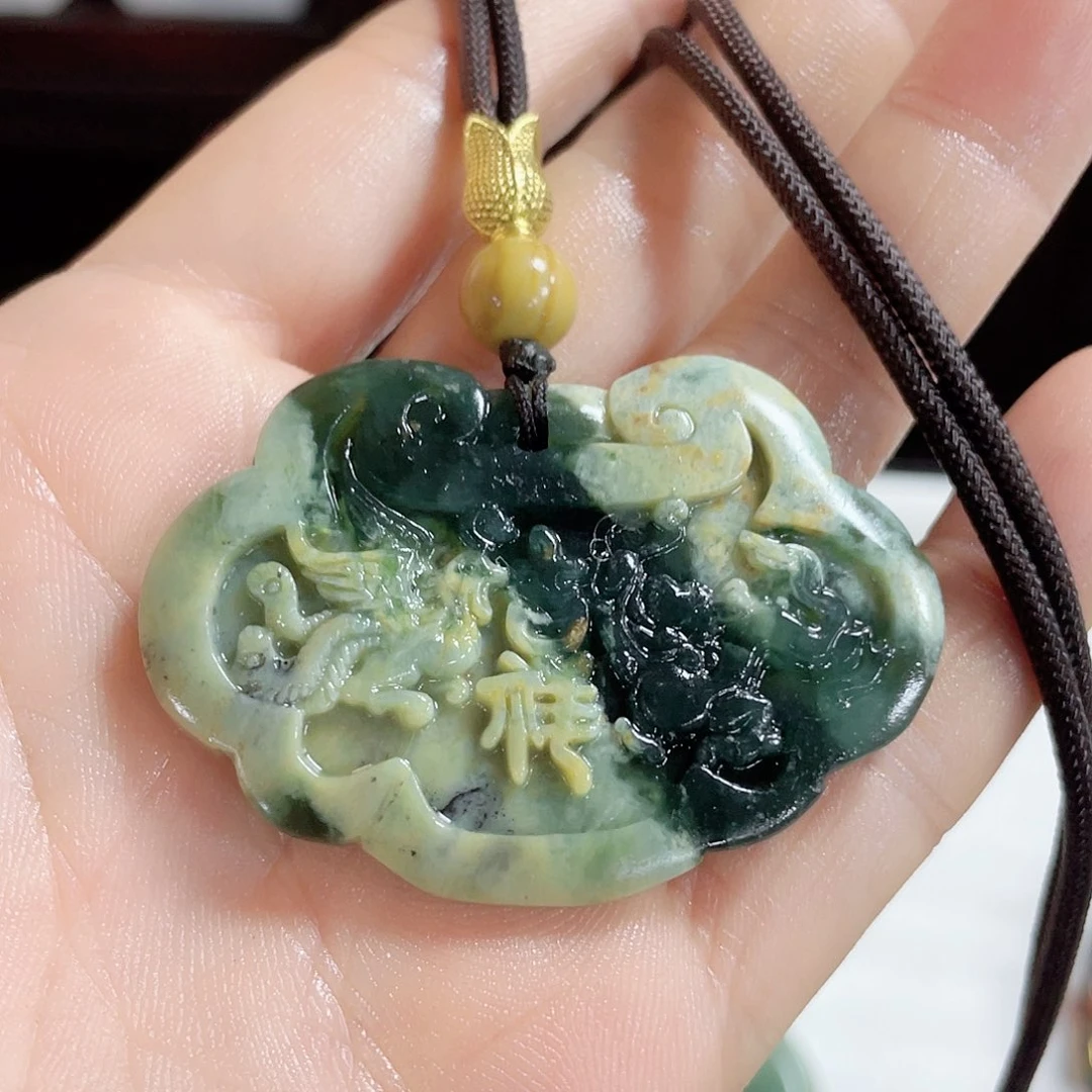 蛇纹石玉颈饰未镶嵌