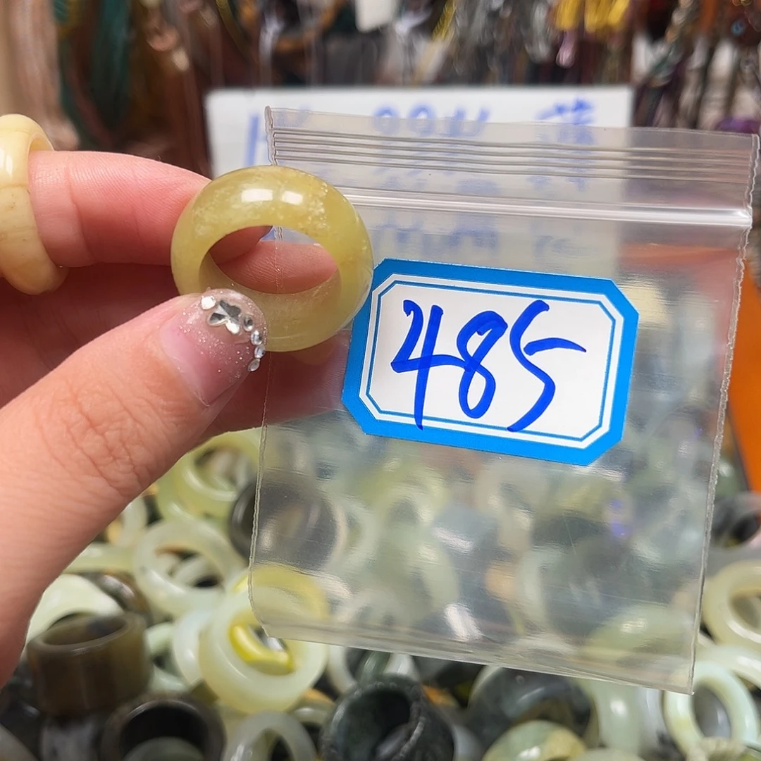 西****未镶嵌蛇纹石玉珠宝奇石