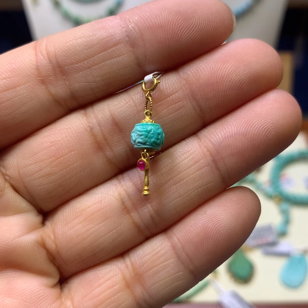 绿松石18K金镶嵌挂件