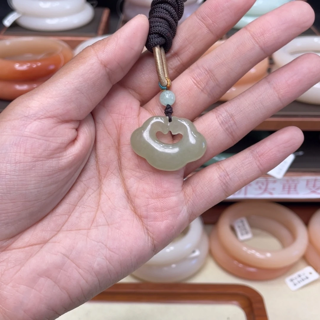 未镶嵌手镯石英质玉